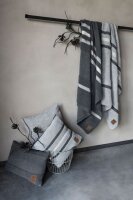 Knit Factory Yara Kissen 60x40 cm Gestreift Anthrazit