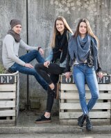 Knit Factory Coco DreiecksSchal 190x85 cm Glatt...