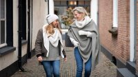 Knit Factory Coco DreiecksSchal 190x85 cm Glatt Beige