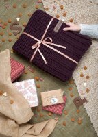 Knit Factory Vinz Decke 160x130 cm Glatt Lila