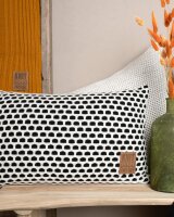 Knit Factory Mila Kissen 50x50 cm Wabe Beige Schwarz