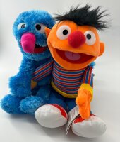 Soma Sesamstrasse Kuscheltier Plüsch Figur 40 cm Plüschtier Stofftier kuschelweich ab den ersten Lebensmonaten geeignet als Geschenk (Ernie)