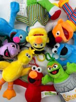 Soma Sesamstrasse Kuscheltier Plüsch Figur 20 cm Plüschtier Stofftier kuschelweich ab den ersten Lebensmonaten geeignet als Geschenk (Grobi 20 cm)