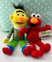 Soma Sesamstrasse Kuscheltier Plüsch Figur 20 cm Plüschtier Stofftier kuschelweich ab den ersten Lebensmonaten geeignet als Geschenk (Ernie 20 cm)