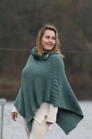 Knit Factory Nicky Gestrickter Poncho Urban Green