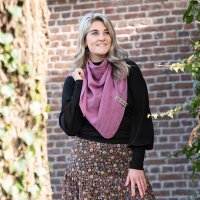Knit Factory Liv Dreieckstuch Fuchsia