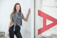 Knit Factory Lola Dreieckstuch Urban Green