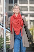 Knit Factory Lola Dreieckstuch Urban Green