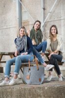Knit Factory Lola Dreieckstuch Urban Green