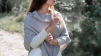 Knit Factory Coco Gestrickter Poncho Beige