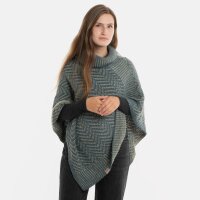 Knit Factory Amber Gestrickter Poncho Laurel/Urban Green