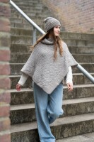 Knit Factory Amber Gestrickter Poncho Iced Clay/Beige