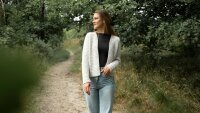 Knit Factory Becky Kurze Strickjacke Crystal Blue 40/42