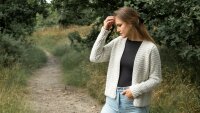 Knit Factory Becky Kurze Strickjacke Crystal Blue 36/38