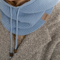 Knit Factory Evy Kapuzenschal Crystal Blue One Size