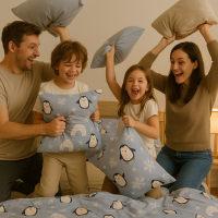 Soma Flanell Baby Bettwäsche Set 100x135 cm Bettbezug Kopfkissenbezug 40x60 cm Pinguin Schnee Winter Tier Motiv Blau Pastell