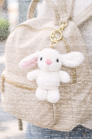Plüsch Hase Schlüsselanhänger 13 cm – Weicher Mini Kuschelhase mit Metallring – Taschenanhänger & Rucksack-Accessoire – Geschenkidee für Kinder & Erwachsene