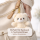Pl&uuml;sch B&auml;r Schl&uuml;sselanh&auml;nger 13 cm &ndash; Kuscheliger Teddy Anh&auml;nger mit goldfarbenem Schl&uuml;sselring &ndash; Weiches Stofftier f&uuml;r Tasche, Rucksack oder Schl&uuml;sselbund &ndash; beige