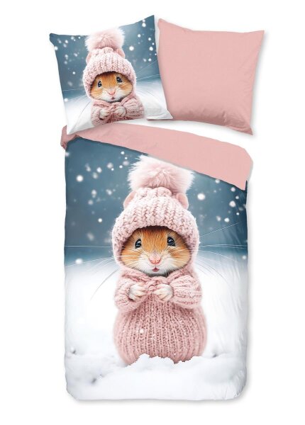 Good Morning Bettwäsche 135x200 + 1 x 80x80 cm Flanell Sofia Hamster im Strickanzug mit Mütze im Schnee rosa