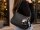 Schlüsselanhänger Nike mit Mini-Schneekugel und Sneaker – Dekorativer Taschenanhänger mit Glitzer, Kugeln und Silikonband – Geschenkidee